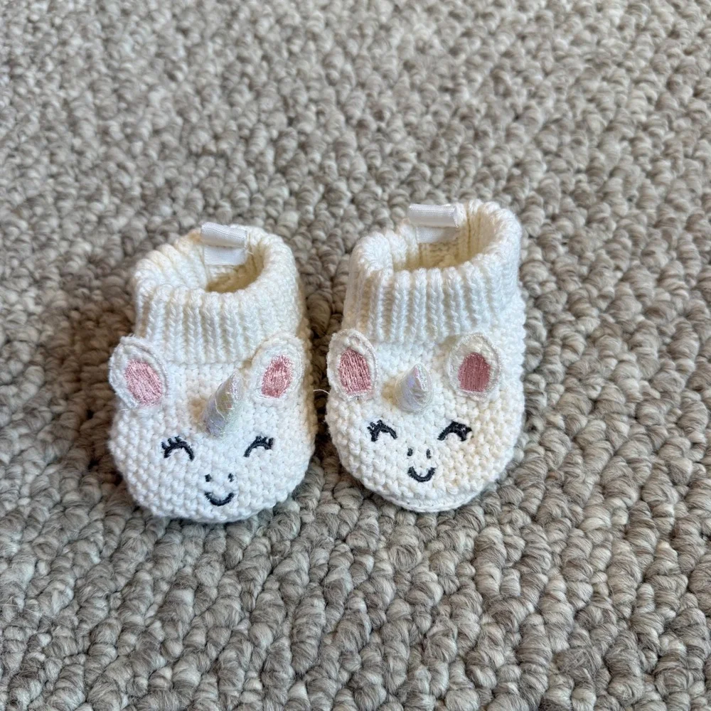 Crochet Unicorn Baby Booties Cream Knit Iridescent Horn Slippers Size 0-6 Months
